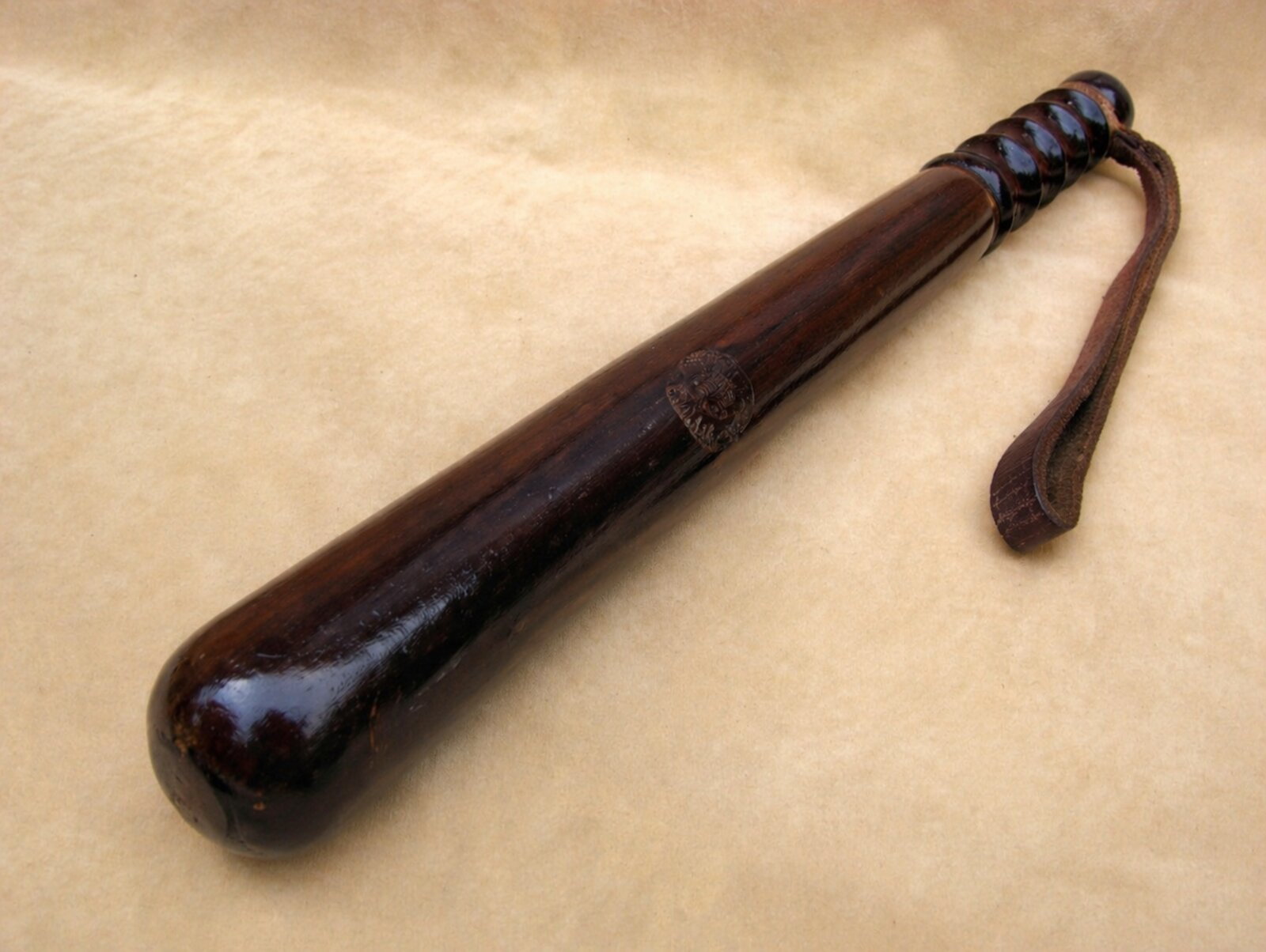 Devon Constabulary police truncheon with Hiatt strap
